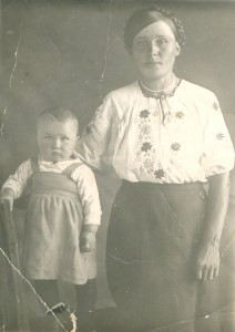 Суворова Раиса Дмитриевна (1г. 6 мес.) с мамой